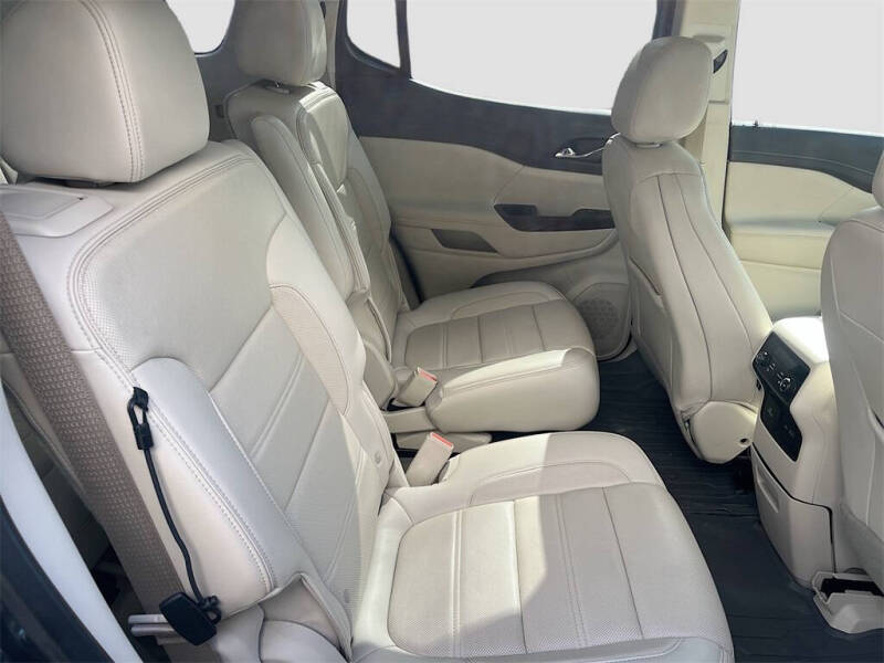 2020 GMC Acadia Denali