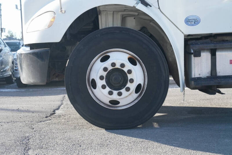 2015 Freightliner M2 106