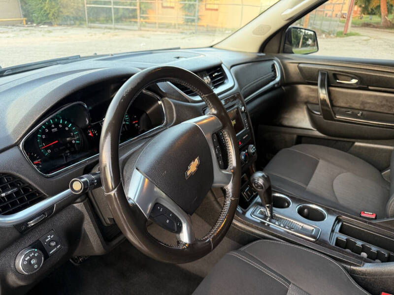 2017 Chevrolet Traverse LT