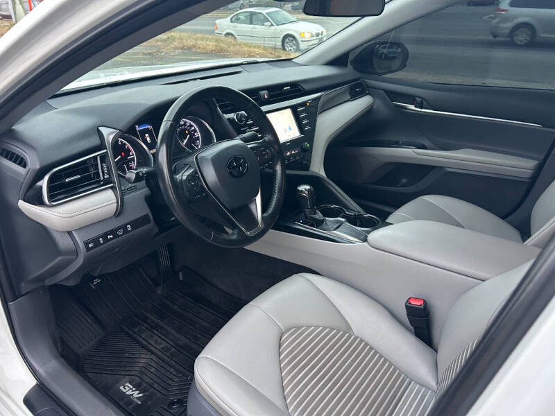 2020 Toyota Camry SE