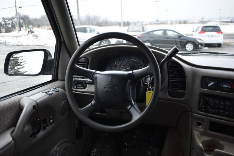 2002 Chevrolet Astro LS