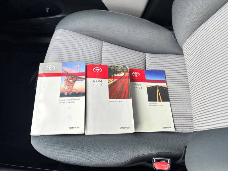 2013 Toyota RAV4 LE
