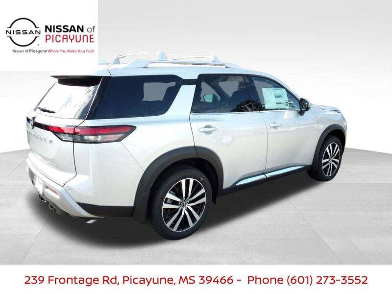 2025 Nissan Pathfinder Platinum