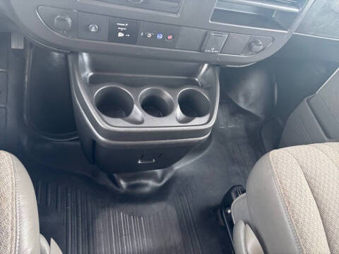 2025 Chevrolet Express LS 3500