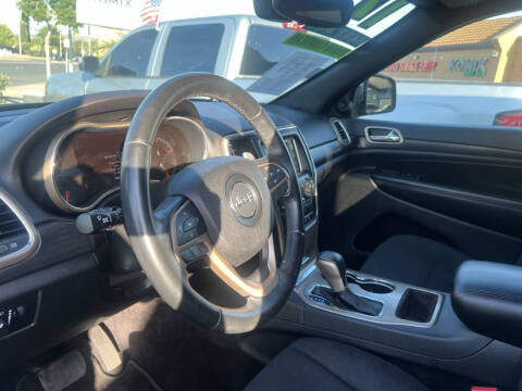 2017 Jeep Grand Cherokee Laredo E