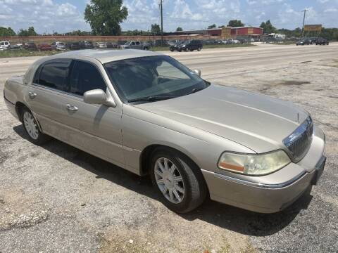 2011 Lincoln Town Car for sale at SCOTT HARRISON MOTOR CO in Houston TX