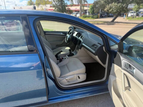 2017 Volkswagen Golf TSI Wolfsburg Edition