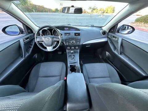 2013 Mazda MAZDA3 i Touring