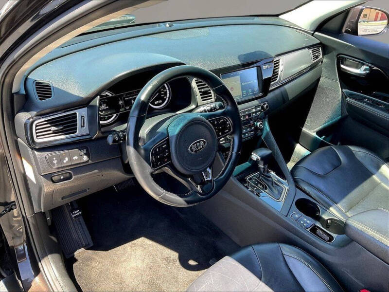 2018 Kia Niro Touring - Photo 17