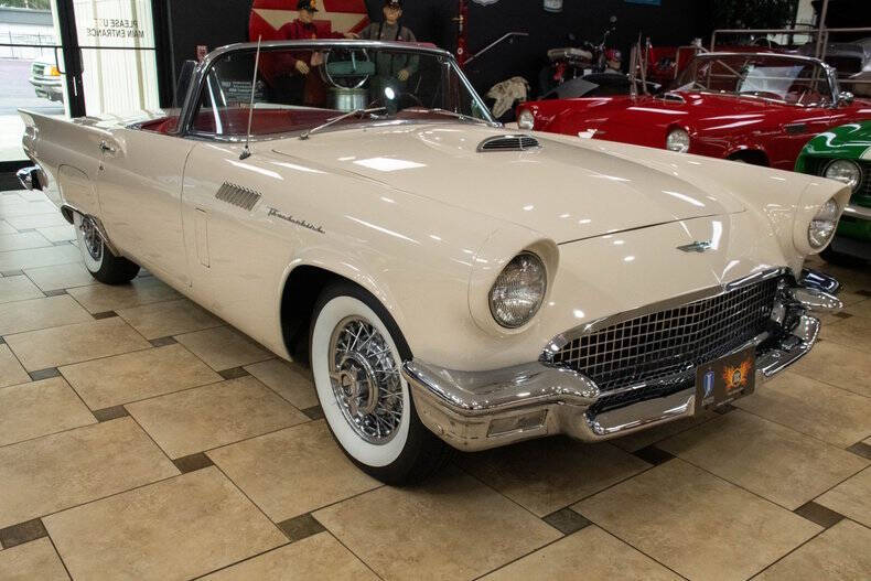 1957 Ford Thunderbird