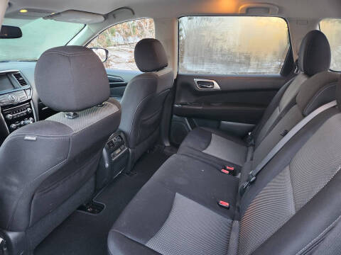 2017 Nissan Pathfinder SV