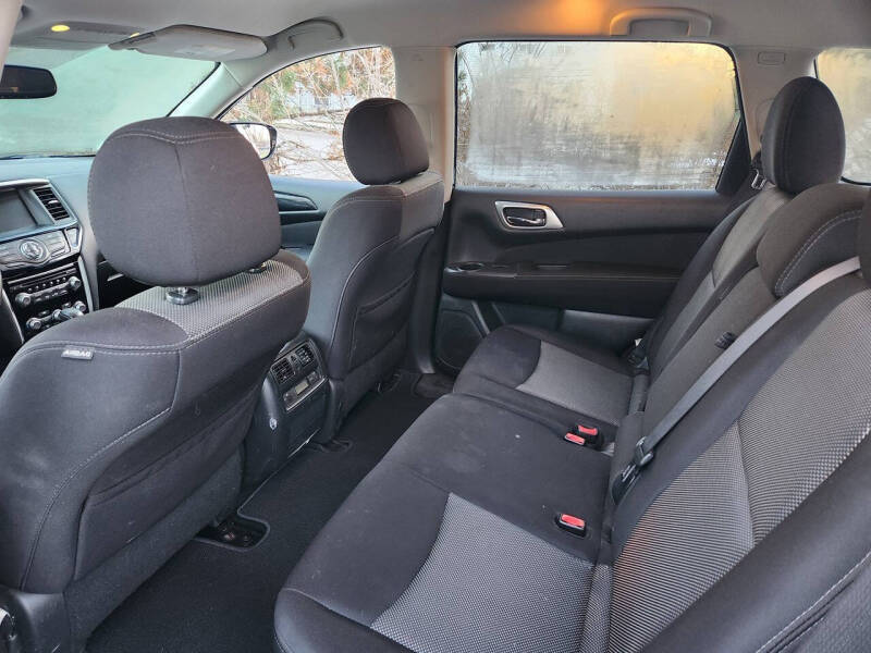 2017 Nissan Pathfinder SV