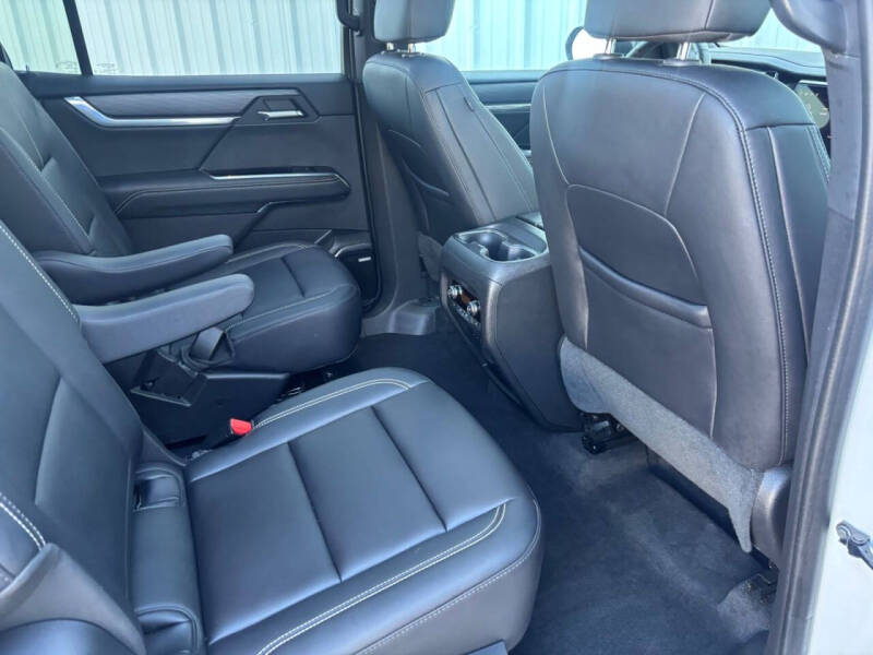 2025 GMC Acadia Elevation