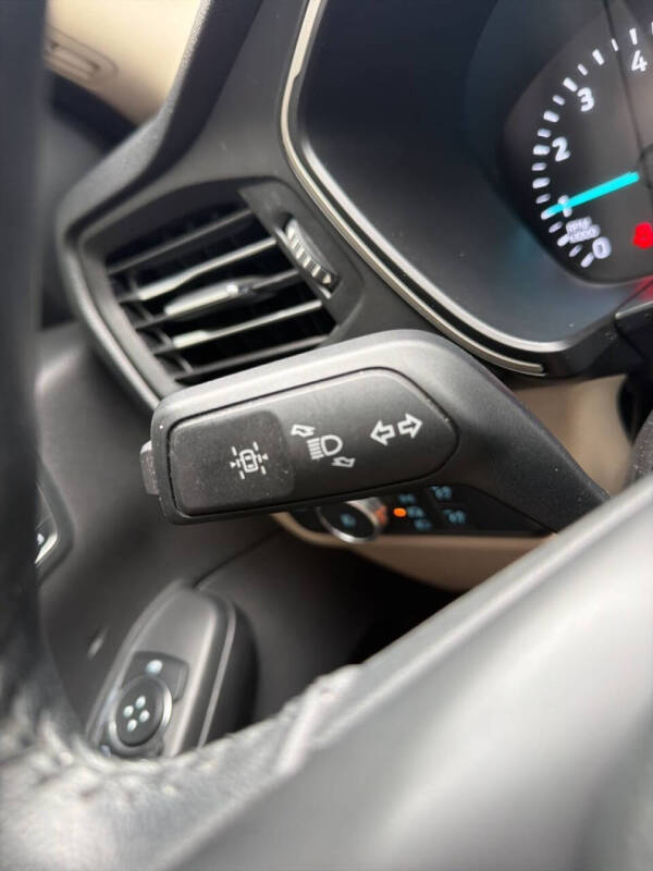 2020 Ford Escape SEL