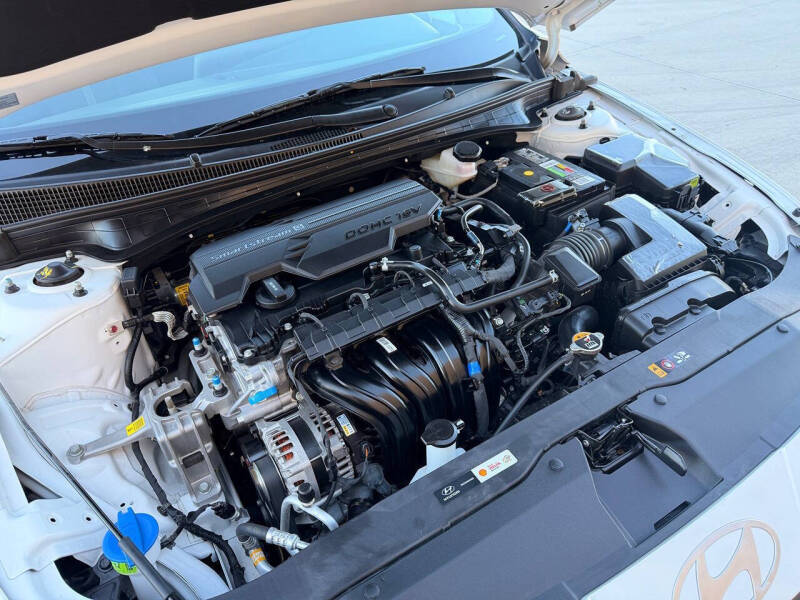 2025 Hyundai Elantra SE