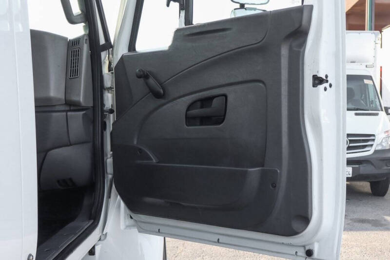 2018 International DuraStar 4300