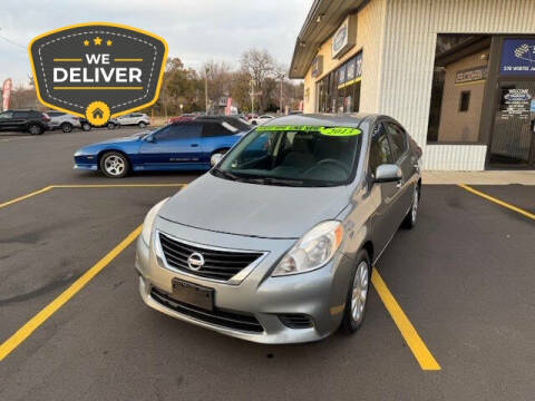 2013 Nissan Versa 1.6 SV