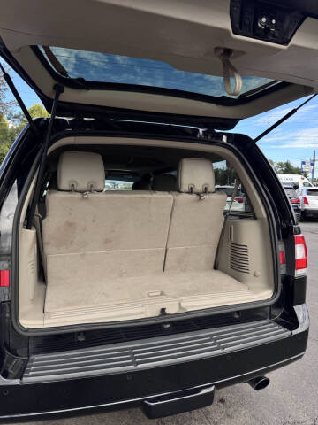 2016 Lincoln Navigator Select