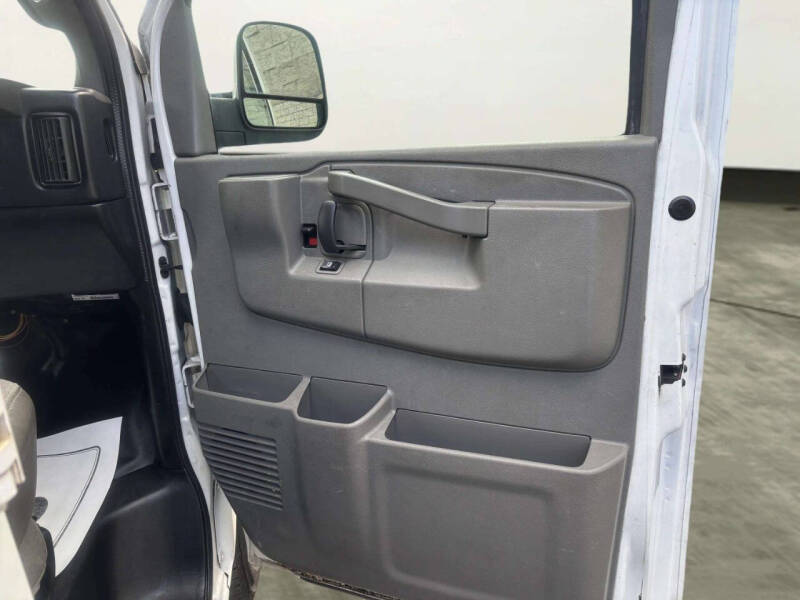 2017 Chevrolet Express 2500