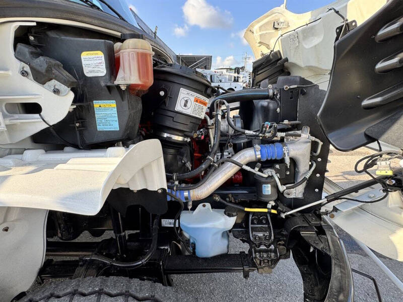 2017 Freightliner M2 106