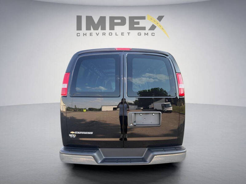 2026 Chevrolet Express 2500
