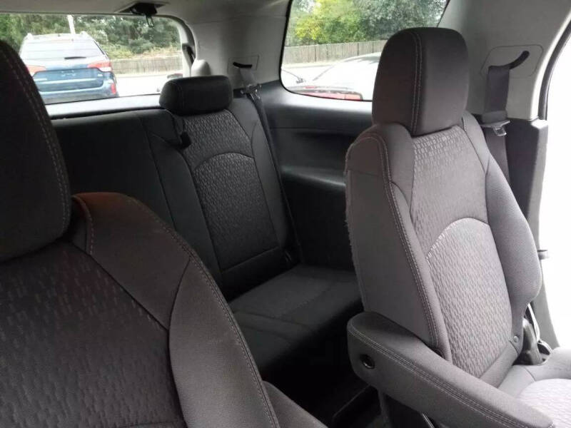 2013 GMC Acadia SLE-2