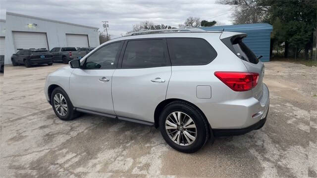 2018 Nissan Pathfinder SV