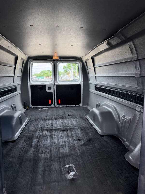 2012 Ford E-Series E-350 SD