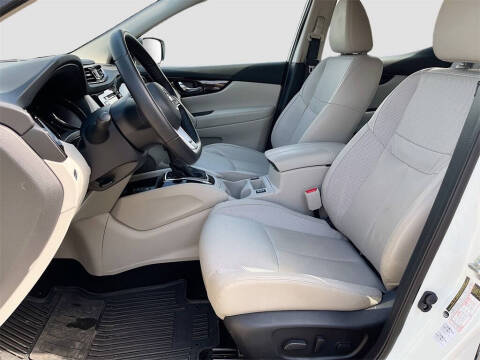 2022 Nissan Rogue Sport SL