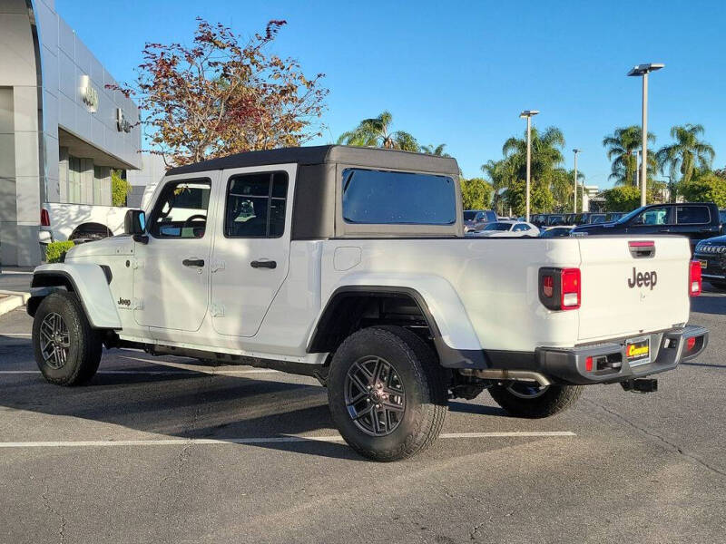 2026 Jeep Gladiator Sport S