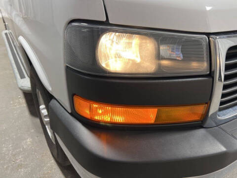 2023 GMC Savana 2500