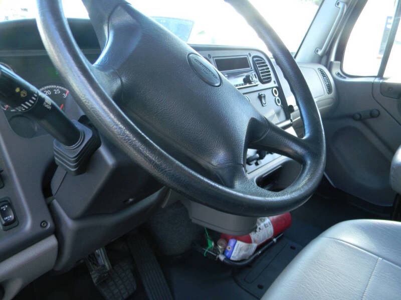 2019 Freightliner M2 106