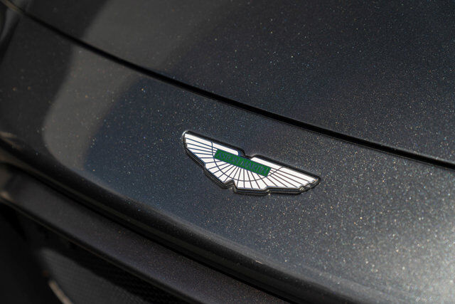 2019 Aston Martin Vantage 37