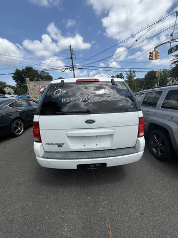 2004 Ford Explorer XLT