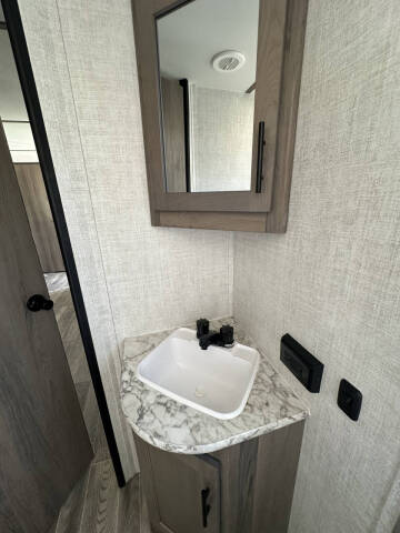 2021 Gulfstream Enlighten