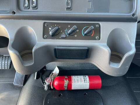 2013 Freightliner Business class M2