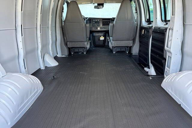 2026 GMC Savana 2500