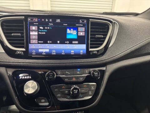 2022 Chrysler Pacifica Touring