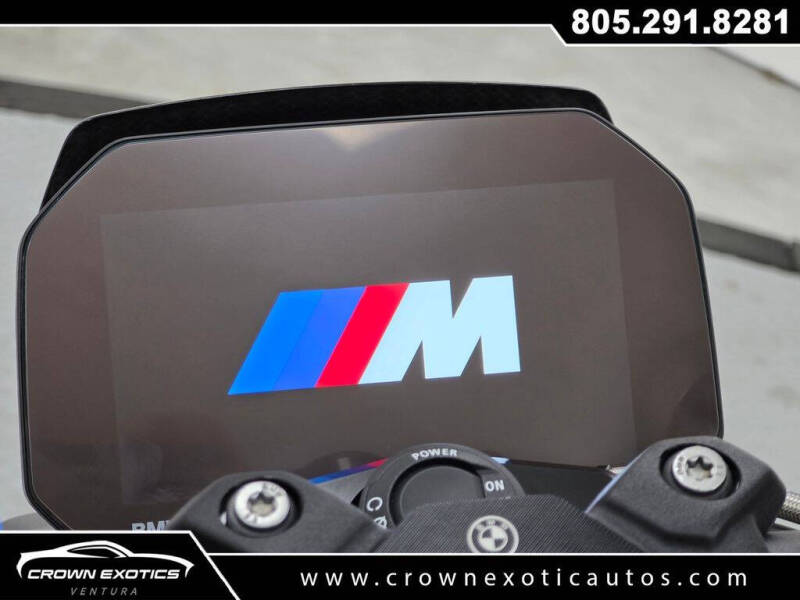 2025 BMW M 1000 R