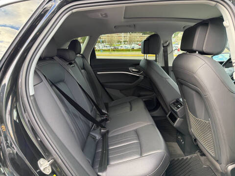 2019 Audi e-tron quattro Premium Plus