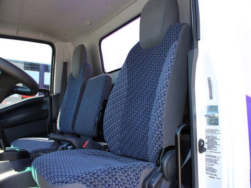 2023 Isuzu NPR-HD