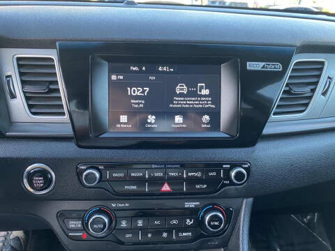 2017 Kia Niro LX