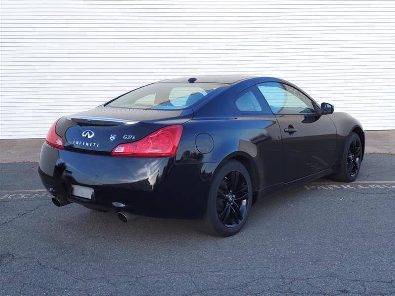 2009 INFINITI G Coupe 37x photo 3