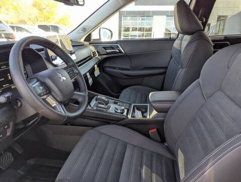 2025 Mitsubishi Outlander PHEV SE