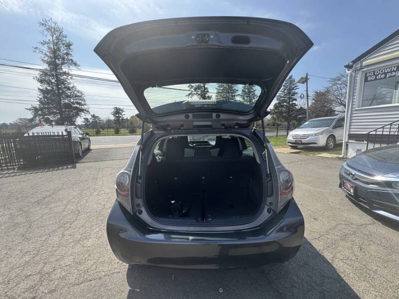 2013 Toyota Prius c Four