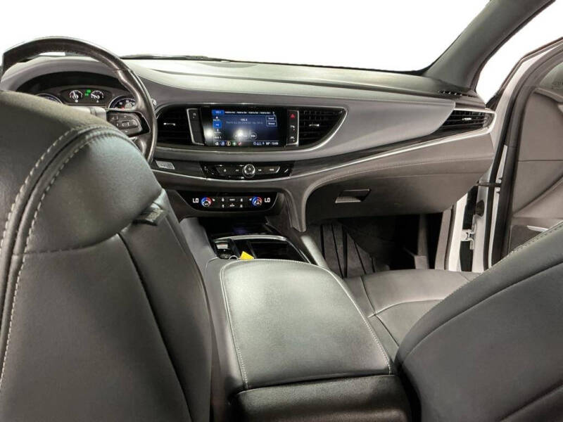 2022 Buick Enclave Essence