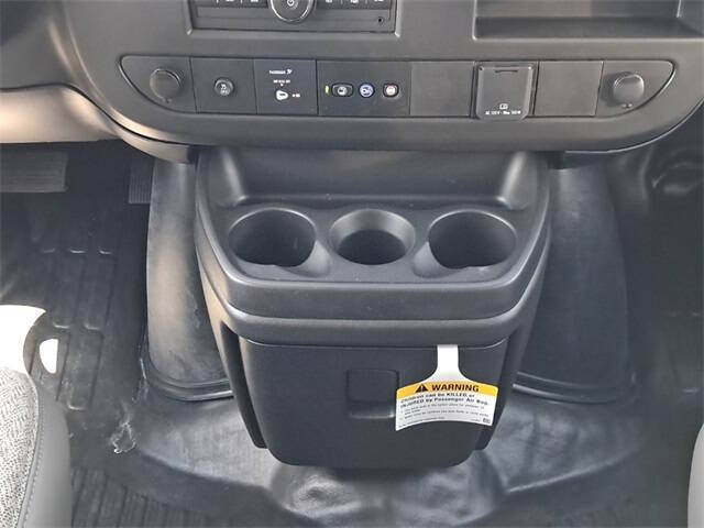 2025 Chevrolet Express 2500