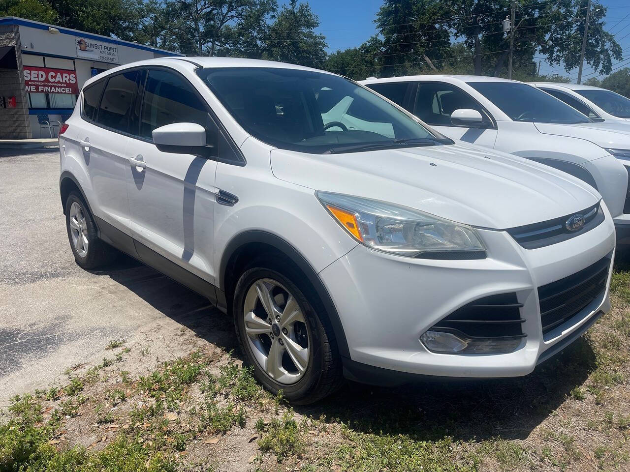 White 2016 Ford Escape SE SE 4dr SUV 1