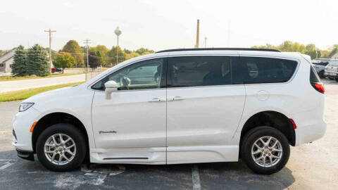 2022 Chrysler Pacifica Touring L