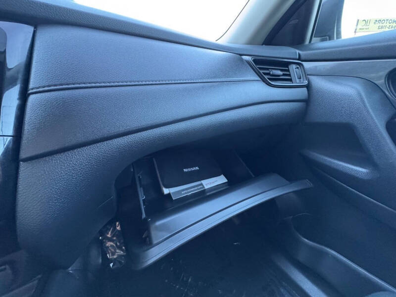 2018 Nissan Rogue SV